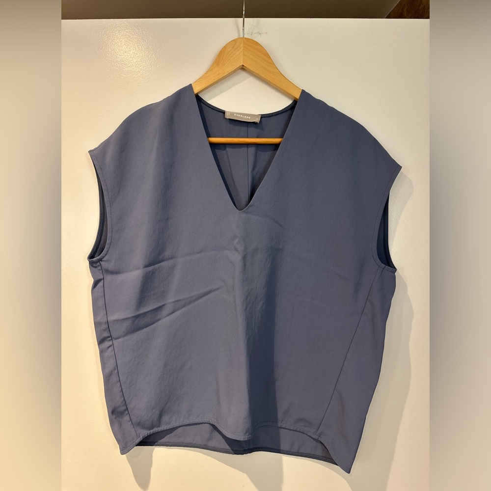 Everlane sleeveless top in powder blue, Japanese go weave material, size 0